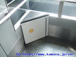 00080 �G���x�[�^�[�̃R�[�i�[�Ɉ֎q